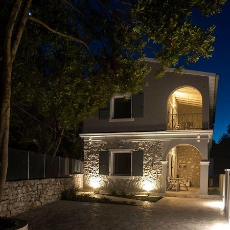 Avali Luxury Houses Гайос Екстериор снимка